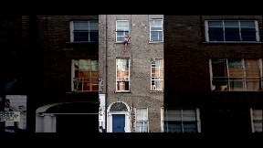 Man falls out window (video) - ItemFix